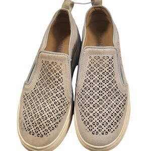 Vionic Kimmie Perf slip-on sneaker light gray/slate suede material Womens size 6